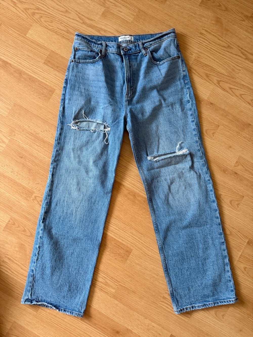 Abercrombie & Fitch, The ‘90s Relaxed Jean High Rise